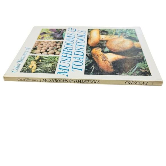 Color Treasury of Mushrooms & Toadstools How to Identify Them 1973 Hardcover - Picture 3 of 6